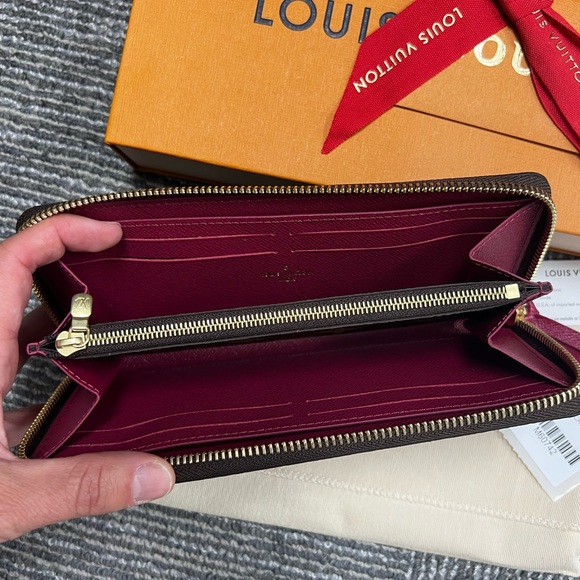 LOUIS VUITTON MONOGRAM CLEMENCE WALLET ZIP AROUND LONG FUCHSIA - Picture 12 of 13